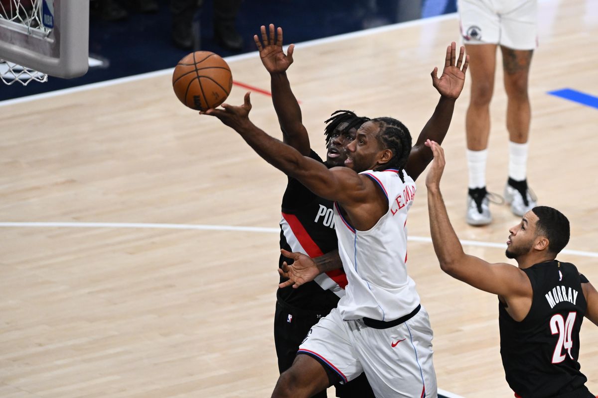 Los Angeles Clippers guard Kawhi Leonard (2) lays the ball in during a game between the Los Angeles Clippers and the Portland Trailblazers on Tuesday, March 31, 2026 at Intuit Dome in Inglewood Calif Los Angeles Clippers guard Kawhi Leonard (2) lays the ball in during a game between the Los Angeles Clippers and the Portland Trailblazers on Tuesday, March 31, 2026 at Intuit Dome in Inglewood Calif