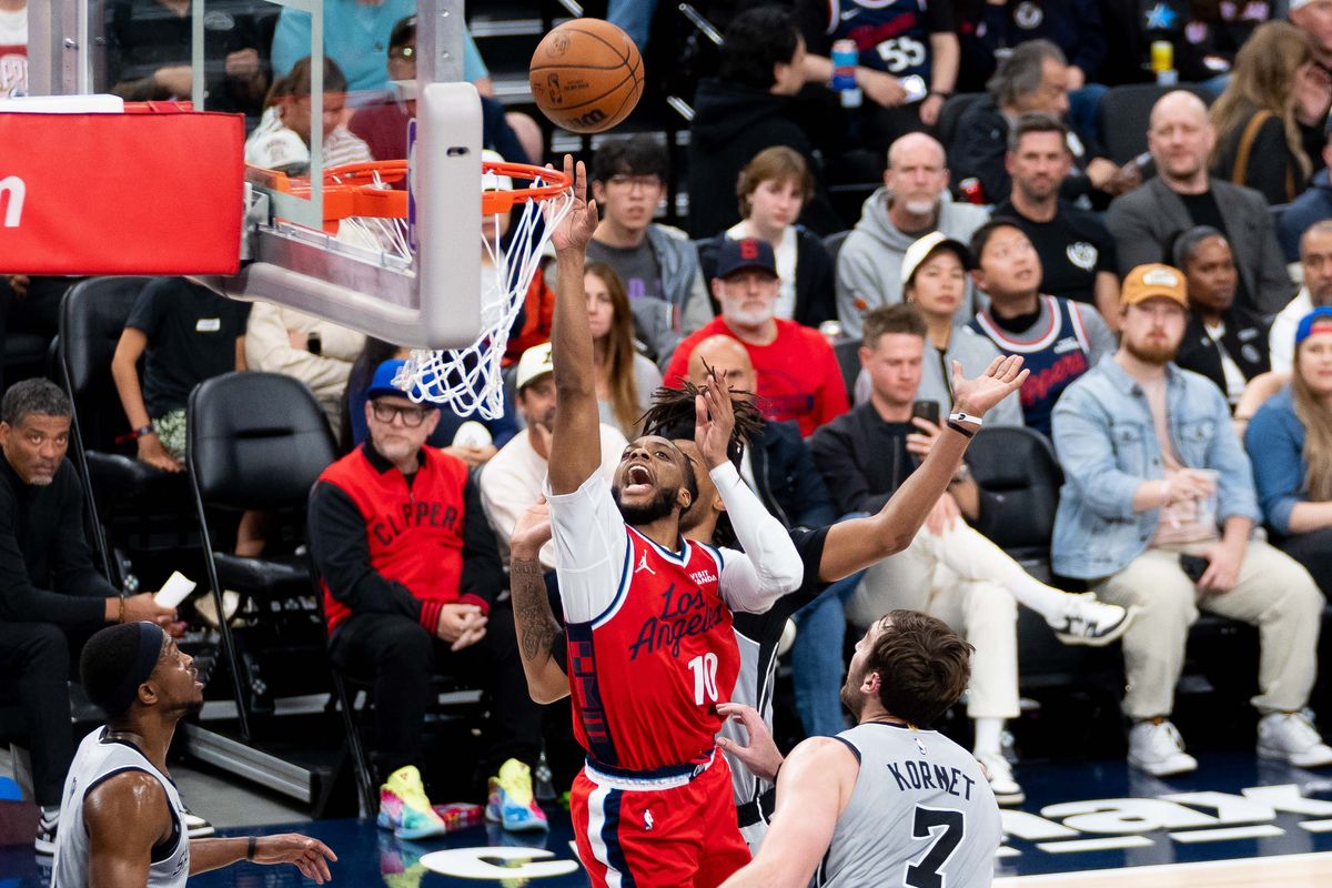 Los Angeles Clippers guard Darius Garland (10) takes a lay-up during an NBA basketball game against the San Antonio Spurs,Thursday April 2nd, 2026 in Inglewood, California. 