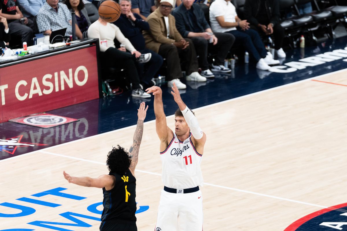 Los Angeles Clippers center Brook Lopez (11) shoots the ball during an NBA basketball game against the Golden State Warriors,Sunday April 12th, 2026 in Inglewood, California. 