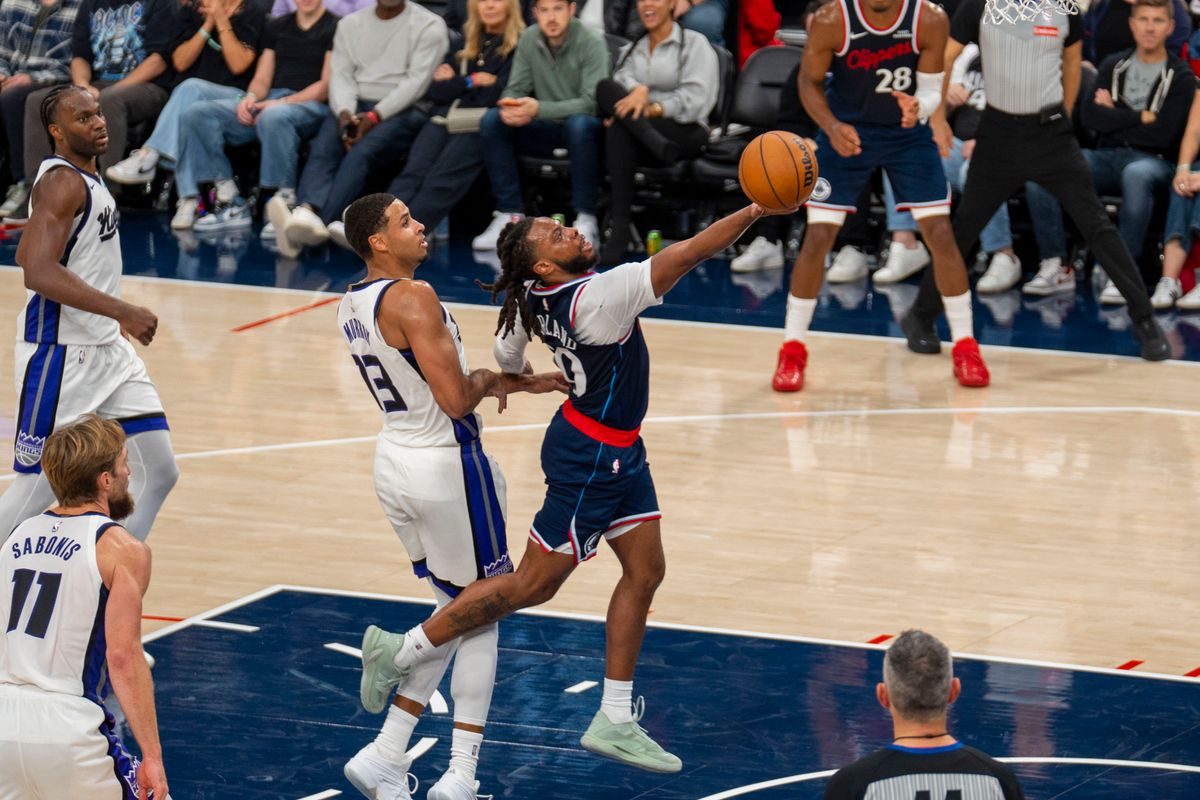 Los Angeles Clippers guard Darius Garland (10) finishes the crafty layup during an NBA basketball game against the Sacramento Kings, Wednesday October 21st, 2026 in Los Angeles, California.