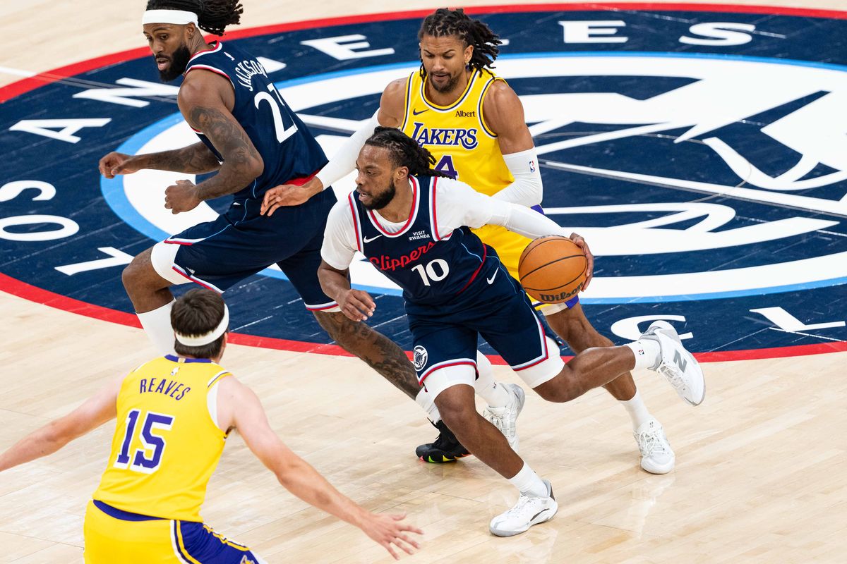 Los Angeles Clippers guard Darius Garland (10) looks to score during an NBA basketball game against the Los Angeles Lakers,Wednesday October 28th, 2026 in Inglewood, California. Los Angeles Clippers guard Darius Garland (10) looks to score during an NBA basketball game against the Los Angeles Lakers,Wednesday October 28th, 2026 in Inglewood, California.