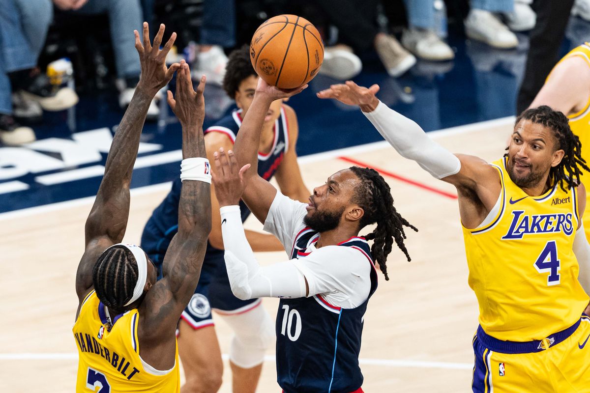 Los Angeles Clippers guard Darius Garland (10) attacks the basket during an NBA basketball game against the Los Angeles Lakers,Wednesday October 28th, 2026 in Inglewood, California. Los Angeles Clippers guard Darius Garland (10) attacks the basket during an NBA basketball game against the Los Angeles Lakers,Wednesday October 28th, 2026 in Inglewood, California.
