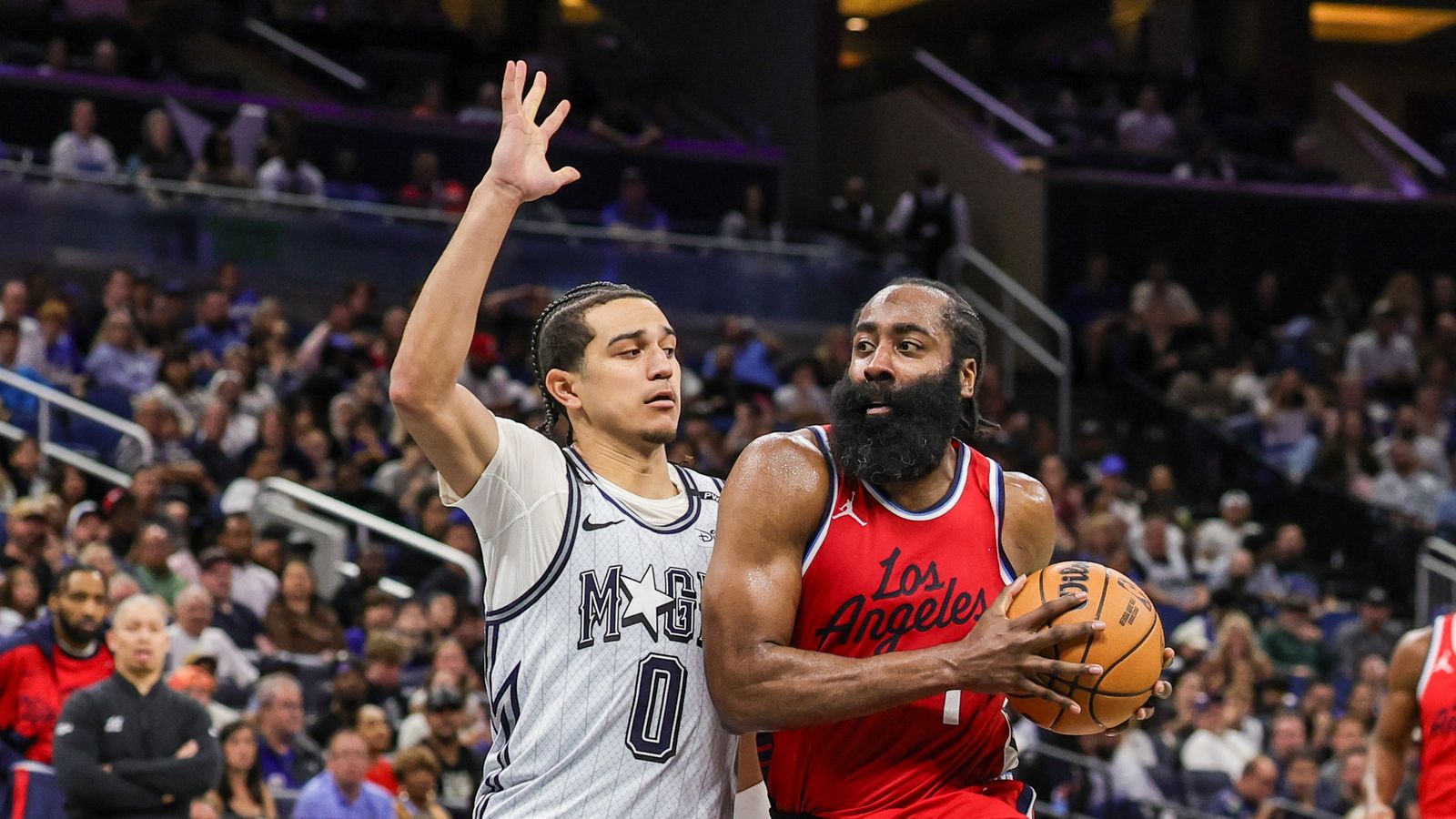 Clippers get gusty win in Orlando to finish 3-1 road trip
