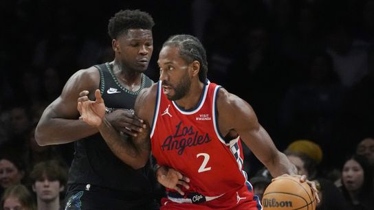 Kawhi Leonard Drops 41 as Clippers Blow Out Timberwolves taken at Target Center (Los Angeles Clippers)