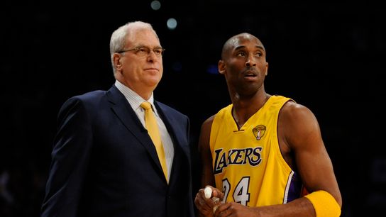 Lakers announce Phil Jackson statue taken in Los Angeles (Los Angeles Lakers)