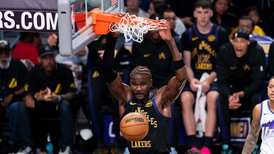 Lakers vs. Mavs Preview: Ayton's back with AD's return taken in Los Angeles (Los Angeles Lakers)