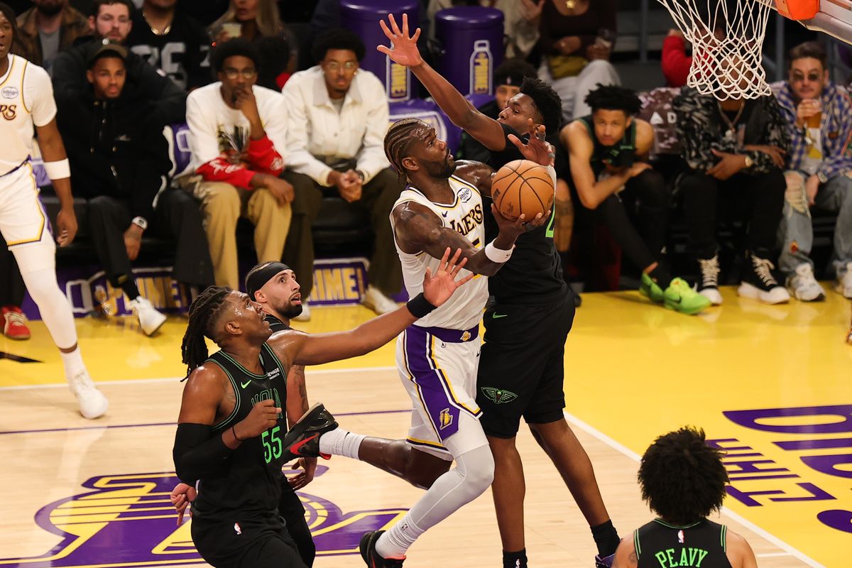 #5 C Deandre Ayton of the Los Angeles Lakers attempts a lay up during an NBA game against the New Orleans Pelicans on November 30, 2025 in Los Angeles, CA.