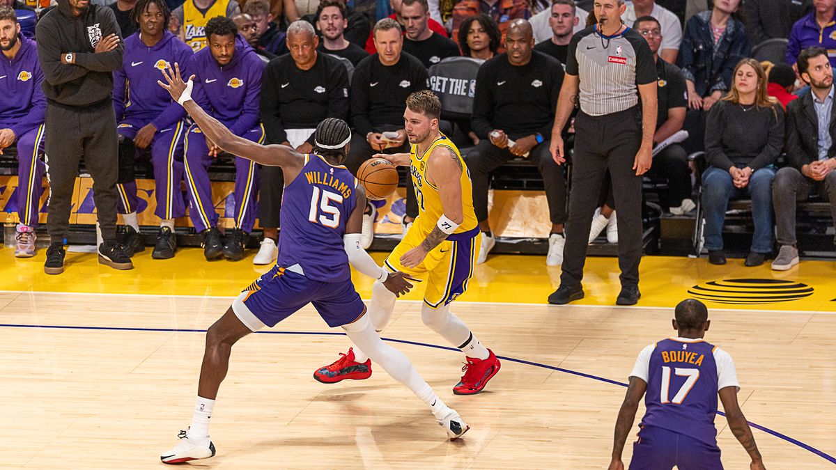 Los Angeles Lakers Luka Dončić 77 during NBA game against the Phoenix Suns on Monday, December 1st 2025 in Los Angeles California. 