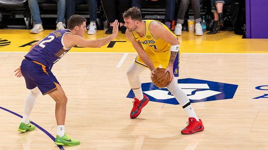 Lakers' lack of energy unravels their winning streak against Suns taken at crypto.com Arena (Los Angeles Lakers)