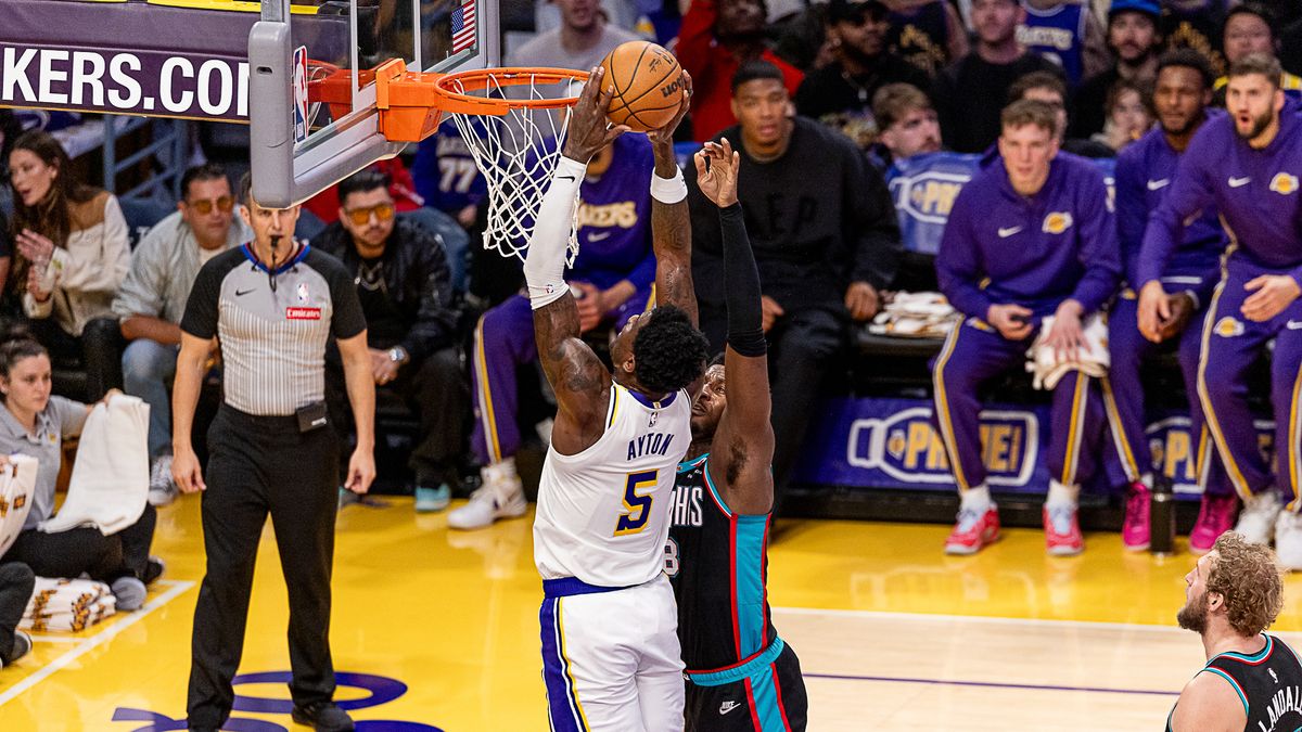 Los Angeles Lakers Deandre Ayton 5 dribbles the ball during NBA game against the Memphis Grizzlies on Sunday January 4th, 2026, in Los Angeles California