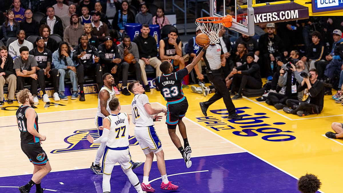 Memphis Grizzlies Cedrec Coward 23 takes a layup the ball during NBA game against the Los Angeles Lakers on Sunday January 4th, 2026, in Los Angeles California. 