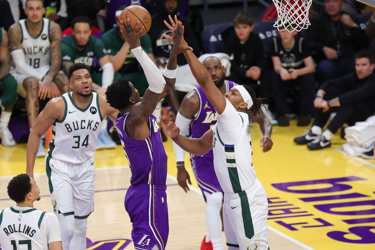 Los Angeles Lakers C Deandre Ayton (5) shoots the basketball during an NBA game against the Milwaukee Bucks on January 9, 2026 in Los Angeles, CA.