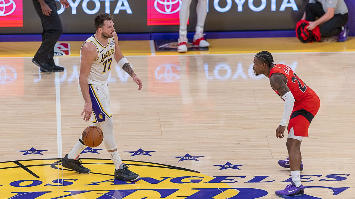 Los Angeles Lakers Luka Doncic 77 dribbles the ball during NBA game against the Toronto Raptors on Sunday January 18th, 2026, in Los Angeles California. 