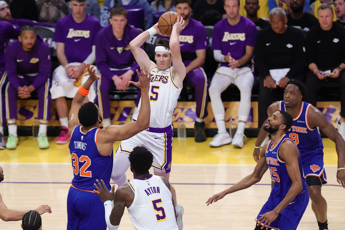 Los Angeles Lakers guard Luka Doncic (77) looks to pass the basketball during an NBA game against the New York Knicks on March 8, 2026 in Los Angeles, CA.