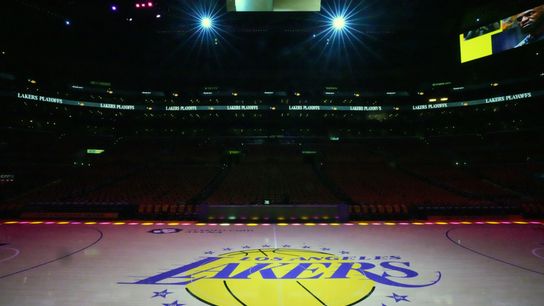 Lawrence Tanter, beloved Lakers announcer, dies at 76 taken Los Angeles (Los Angeles Lakers). Photo by Kirby Lee-Imagn Images