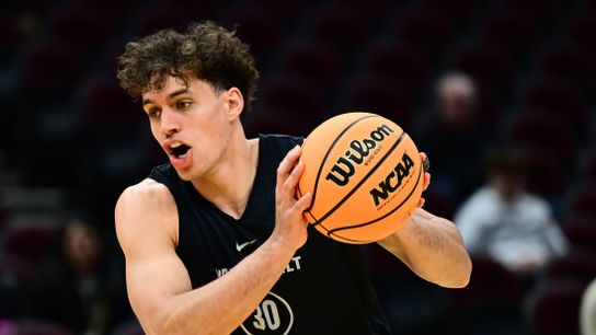 Lakers add undrafted rookie guard Chris Mañon to two-way deal taken in Los Angeles (Los Angeles Lakers)