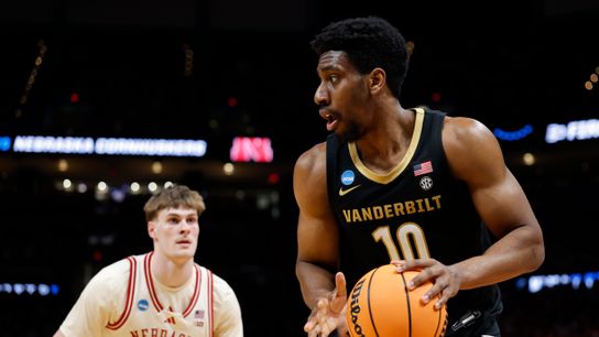 Lakers to sign Vanderbilt forward AK Okereke to two-year deal taken in Los Angeles (Los Angeles Lakers). Photo by Alonzo Adams-Imagn Images
