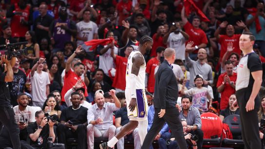 The Lakers have forgotten how to sweep taken at Toyota Center (Los Angeles Lakers). Photo by roy Taormina-Imagn Images