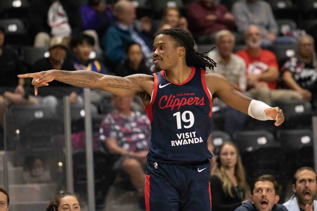SD Clippers guard Jahmyl Telfort (19) points after making a shot during a G-League basketball game between the Santa Cruz Warriors and the San Diego Clippers Sunday, Dec. 14, 2025 at Frontwave Arena in Oceanside, CA. 