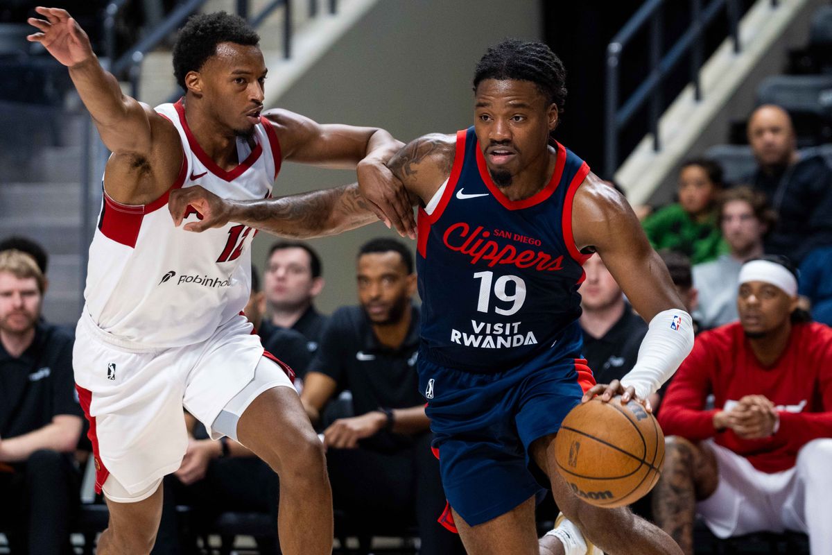 San Diego Clippers guard Jahmyl Telfort (19) drives during a G League Basketball game between Sioux Falls and San Diego, Saturday December 27, 2025 at Frontwave Arena in Oceanside, Calif.