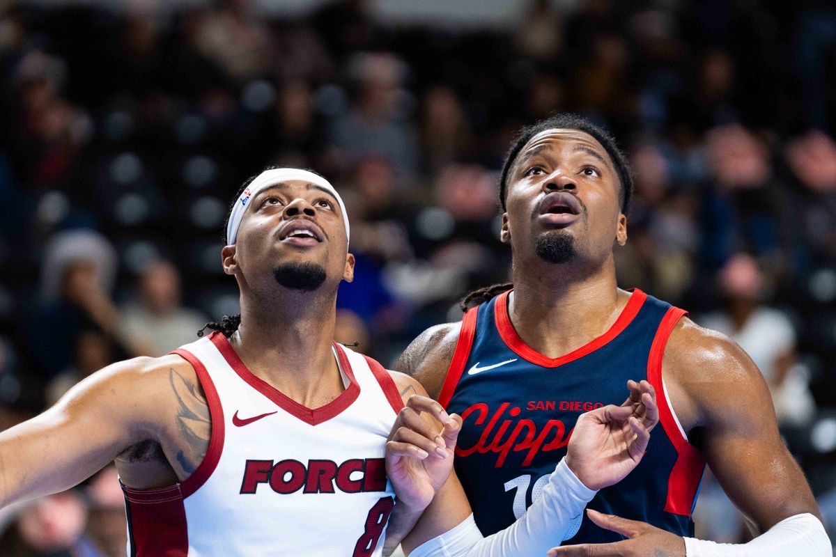 San Diego Clippers guard Jahmyl Telfort (19) and Sioux Falls guard Trevor Keels (8) look to rebound a free throw during a NBA G League Basketball game between Sioux Falls and San Diego, Sunday December 28, 2025 at Frontwave Arena in Oceanside, Calif.