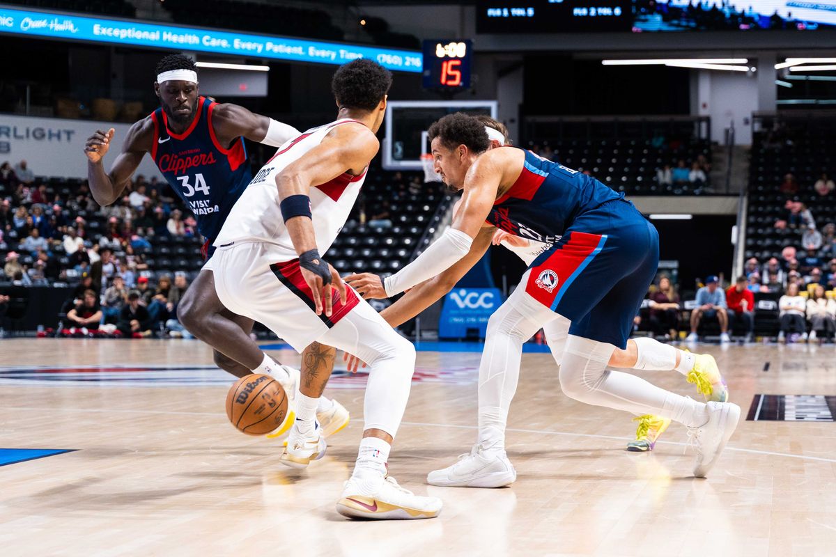 San Diego Clippers forward Patrick Baldwin (23) passes to  center Derek Ogbeide (34) during a NBA G League Basketball game between Sioux Falls and San Diego, Sunday December 28, 2025 at Frontwave Arena in Oceanside, Calif.