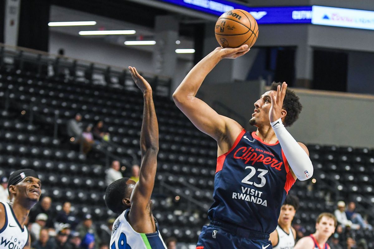 San Diego Clippers  Patrick Baldwin Jr. (23) shoots over Iowa Wolves guard Jalen Crutcher  during an G-League basketball  game against  the Iowa Wolves Friday January 9, 2026 in Oceanside, California.