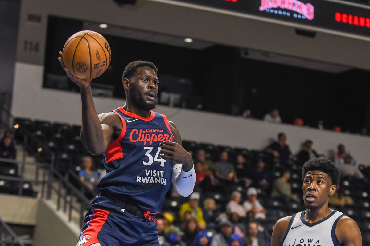 San Diego Clippers  Derek Ogbeide (34) passing the ball during an G-League basketball  game against  the Iowa WolvesFriday January 9, 2026 in Oceanside, California.