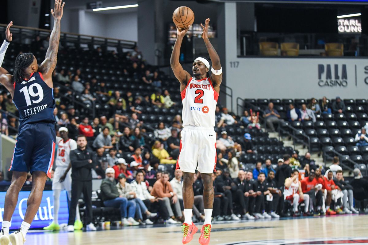 Windy City Bulls forward Emanuel Miller (2) shoots a three-point jumper during an G-League basketball  game against the San Diego Clippers Thursday January 15, 2026 in  Oceanside, Calif.