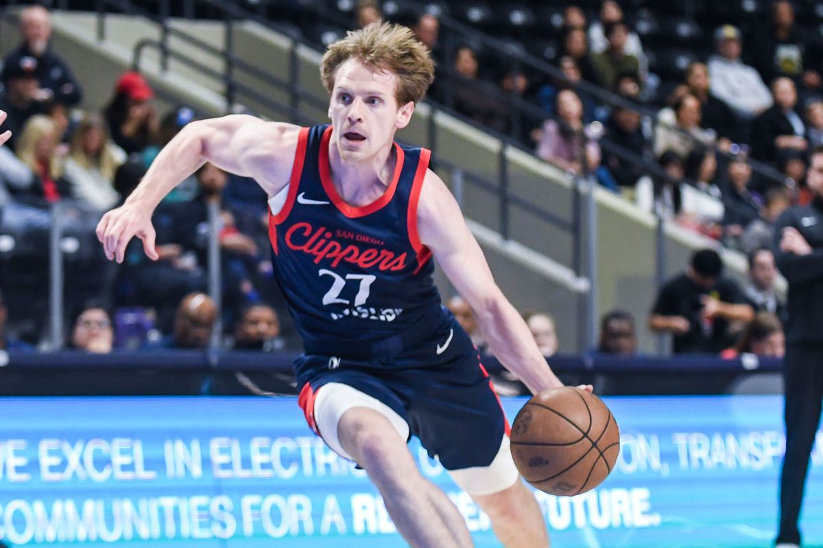 San Diego Clippers guard Matt Allocco (27) drives to the basket during an G-League basketball  game against the Windy City Bulls Thursday January 15, 2026 in  Oceanside, Calif.