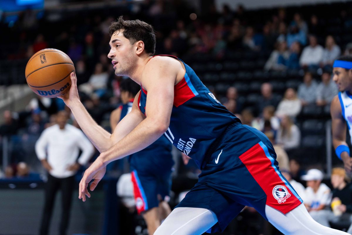 San Diego Clippers guard John Poulakidas (17) passes during an NBA G League Basketball game between the Oklahoma City Blue and the San Diego Clippers, Friday January 23, 2026 in Oceanside, Calif.