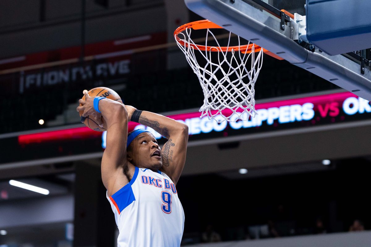 Oklahoma City Blue forward Kendall Munson (9) dunks during an NBA G League Basketball game between the Oklahoma City Blue and the San Diego Clippers, Friday January 23, 2026 in Oceanside, Calif.