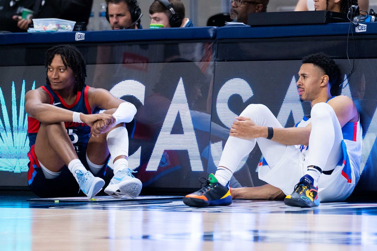 San Diego Clippers guard TyTy Washington (15) waits to be subbed in during an NBA G League Basketball game between the Oklahoma City Blue and the San Diego Clippers, Friday January 23, 2026 in Oceanside, Calif.