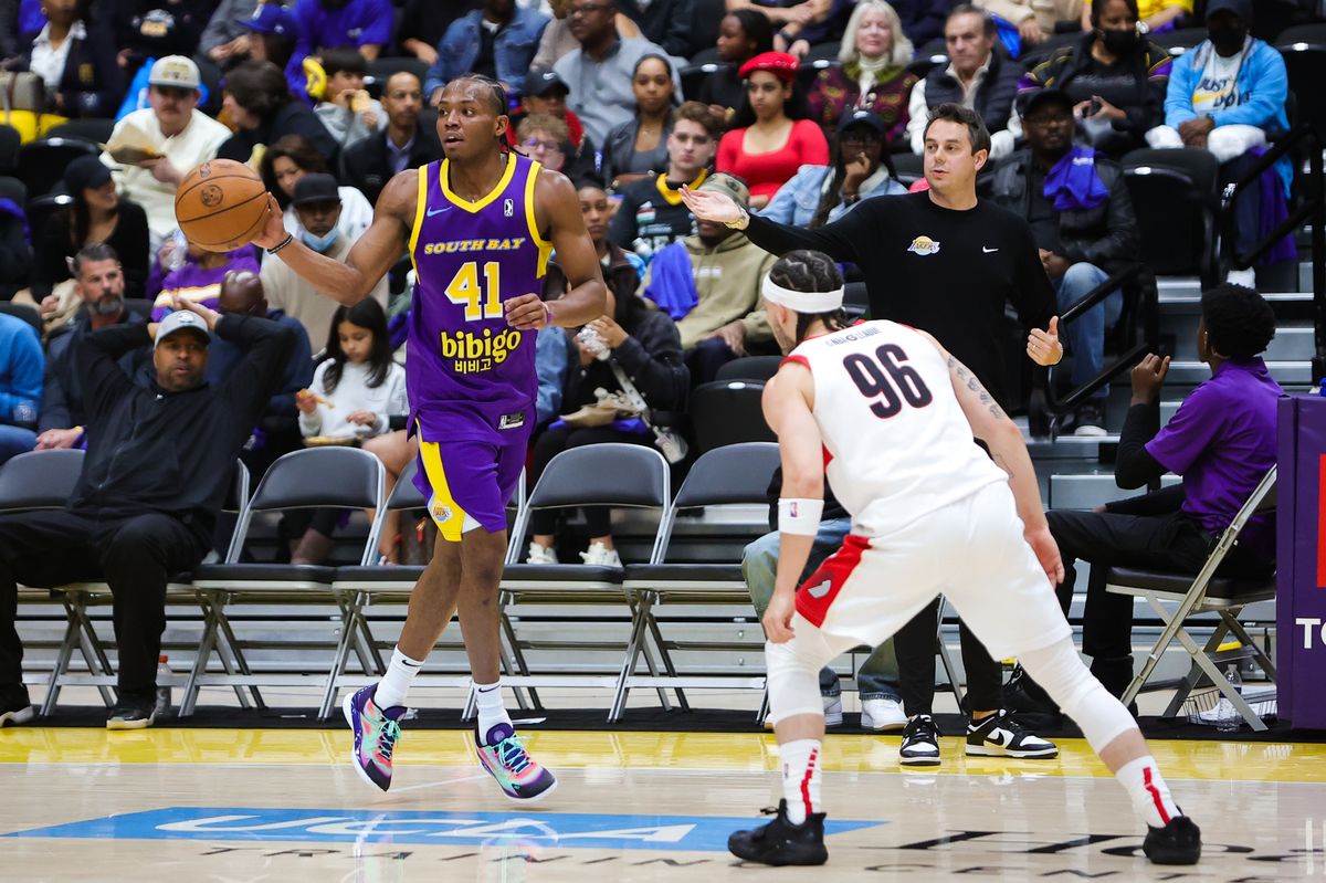 #41 Quincy Olivari dribbles the ball up court against the Rip City Remix on January 24, 2025 at UCLA Health and Training Center. #41 Quincy Olivari dribbles the ball up court against the Rip City Remix on January 24, 2025 at UCLA Health and Training Center.