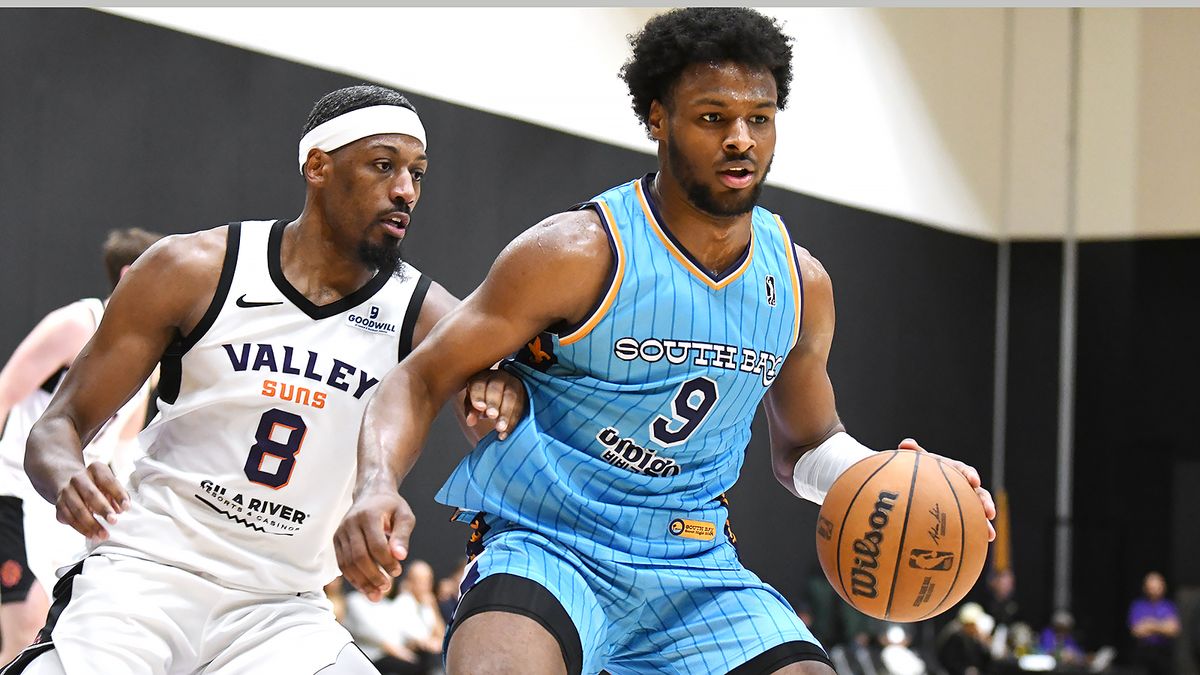 South Bay Lakers guard Bronny James (9) dribbles the ball against the Valley Suns during a NBA G League game on Friday, February 7, 2025 in El Segundo, Calif.