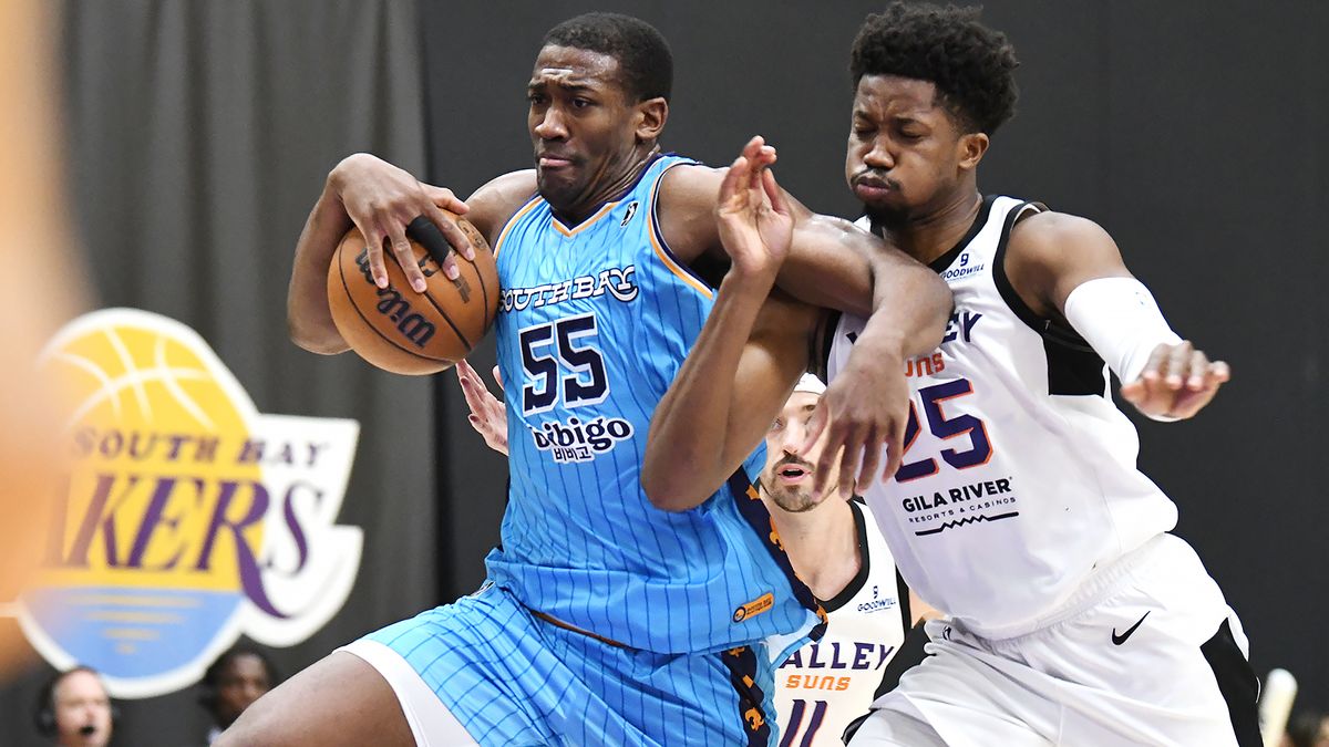 South Bay Lakers center Trey Jemison (55) drives to the basket against the Valley Suns during a NBA G League game on Friday, February 7, 2025 in El Segundo, Calif.