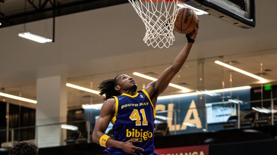 South Bay Lakers dominate Valley Suns 144-105 in season opener taken at UCLA Health Training Center (South Bay Lakers)