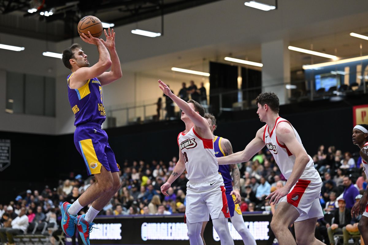 South Bay Lakers guard Agustas Marciulionis, #3, scores during an NBA G League game on Sunday, November 16, 2025 in El Segundo, Calif.