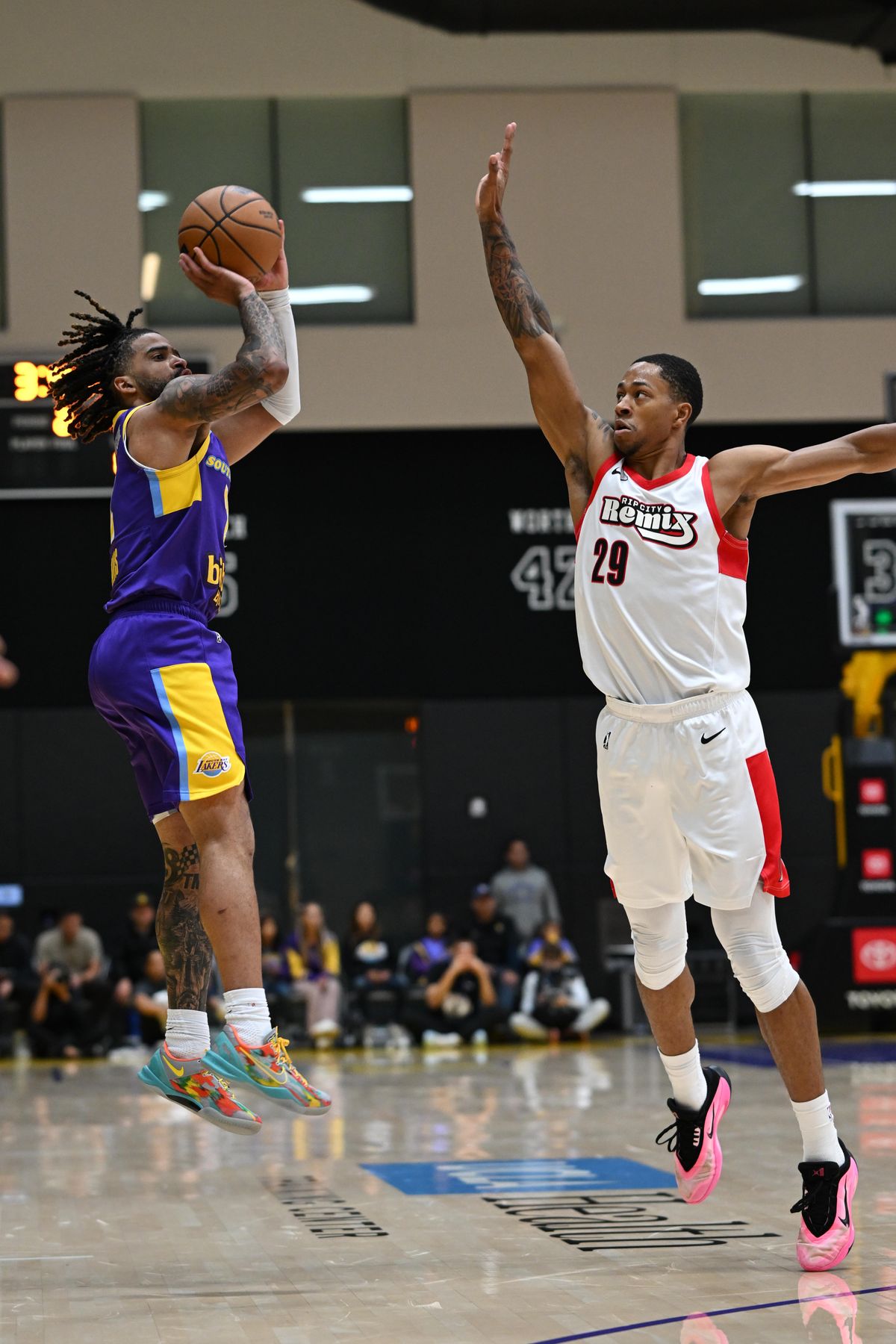 South Bay Lakers guard RJ Davis makes a jump shot during an NBA G League game on Sunday, November 16, 2025 in El Segundo, Calif.