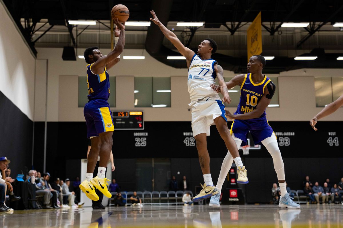 South Bay Lakers guard Bronny James Jr. (9) puts up a shot during an NBA G League basketball game against the Santa Cruz Warriors on Friday, Nov. 21, 2025, in El Segundo, Calif.