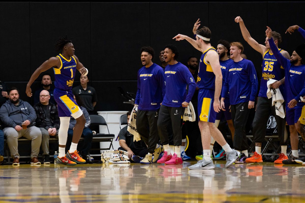 South Bay Lakers forward Adou Theiro (1) celebrates with teammates after a made shot during an NBA G League basketball game against the Santa Cruz Warriors on Friday, Nov. 21, 2025, in El Segundo, Calif.