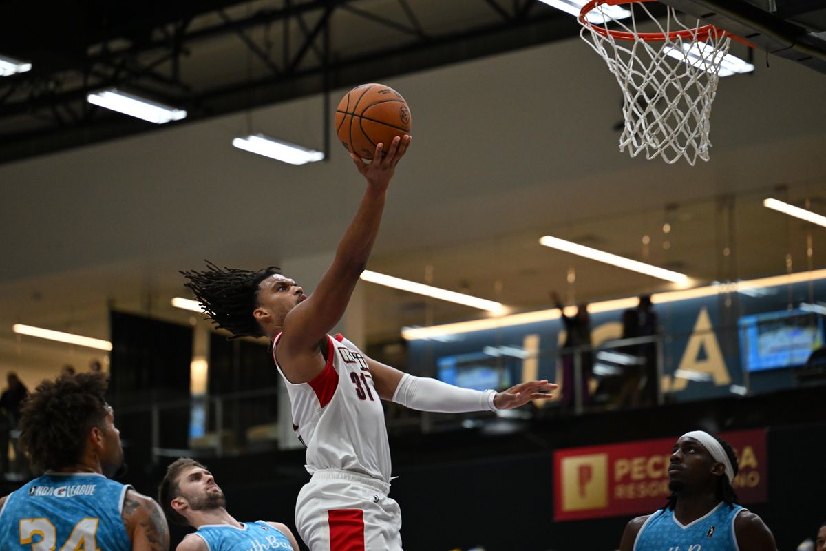 Rip City Remix forward, Dillon Jones, #31 scores during an NBA G League basketball game against the South Bay Lakers, Saturday December 13, 2025 at UCLA Health Training Center in El Segundo, Calif.