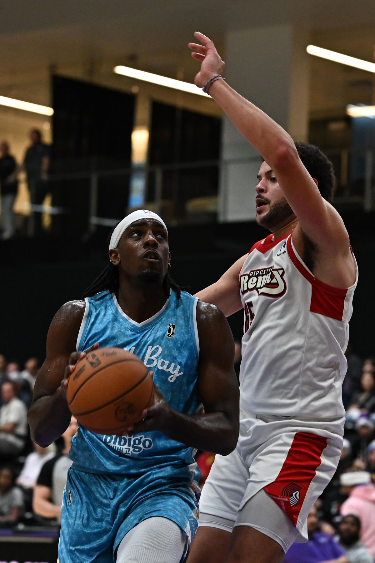 South Bay Lakers forward, Arthur Kaluma, #47 drives to the basket during an NBA G League basketball game against the Rip City Remix, Saturday December 13, 2025 atUCLA Health Training Center in El Segundo, Calif.