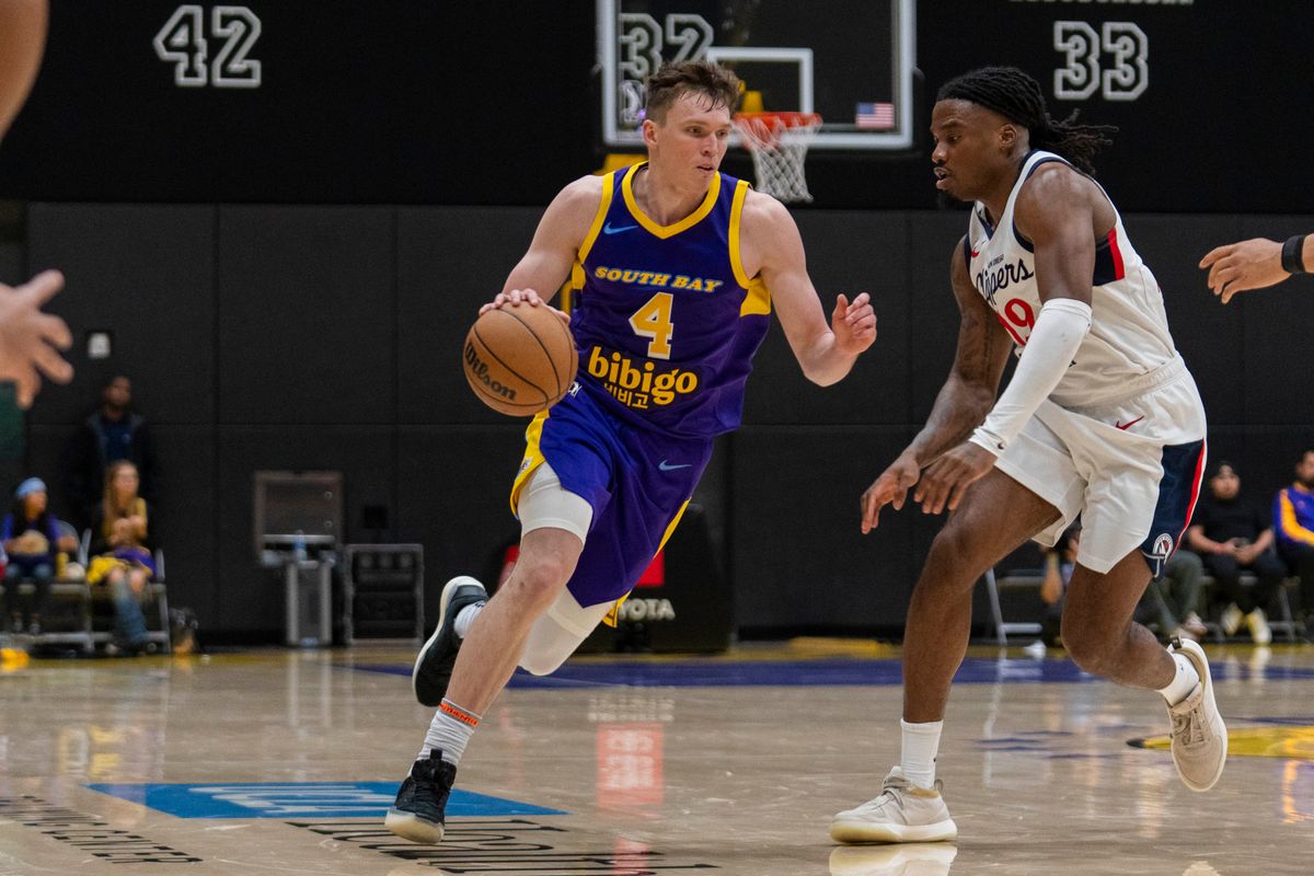 South Bay Lakers forward Dalton Knecht (4) drives past the defense during an NBA basketball game against the San Diego Clippers, Tuesday December 16th, 2025 in Los Angeles, California.