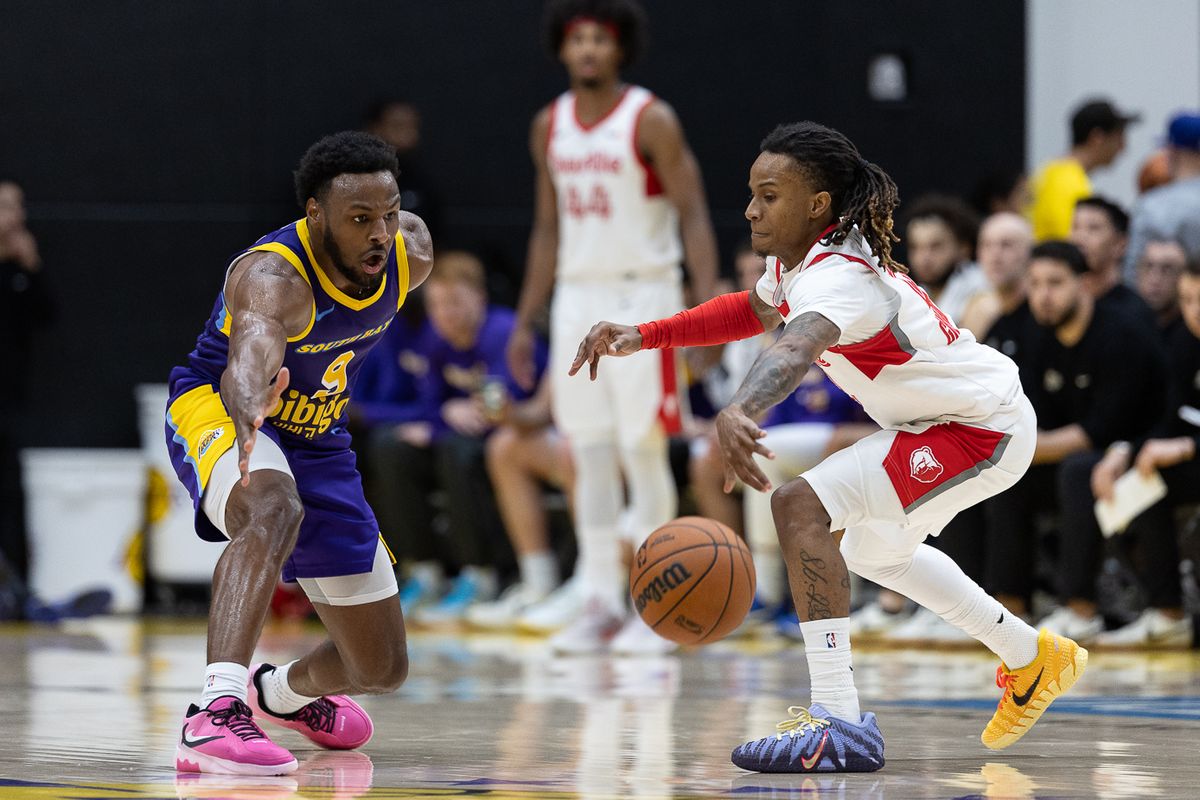 South Bay Lakers guard Bronny James Jr. (9), defends during an NBA G League basketball game against the Memphis Hustle, Saturday, January 3, 2026, in El Segundo, Calif.