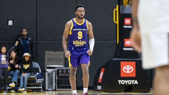 South Bay Lakers starts off 2026 with overtime win over Memphis Hustle taken at UCLA Health Training Center (South Bay Lakers)