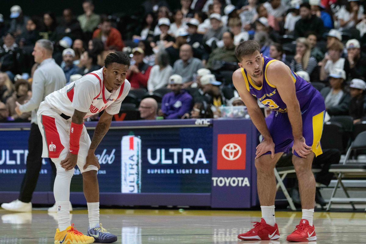 South Bay Lakers guard Augustas Marčiulionis (3) and Memphis Hustle guard Evan Gilyard (2) wait in between plays during a G-League basketball game between the South Bay Lakers and Memphis Hustle Tuesday, January 6, 2026 at UCLA Health Training Center in El Segendo, Calif. 