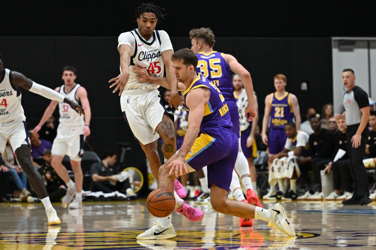 San Diego Clippers Guard Hunter Sallis (45) commits a blocking foul during a G-League basketball game between the South Bay Lakers and San Diego Clippers Wednesday, January 14, 2026 at UCLA Health Training Center in El Segundo, Calif.