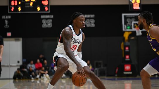 San Diego Clippers Jahmyl Telfort (19) dribbles the ball between the legs during a G-League basketball game between the South Bay Lakers and San Diego Clippers Wednesday, January 14, 2026 at UCLA Health Training Center in El Segundo, Calif.