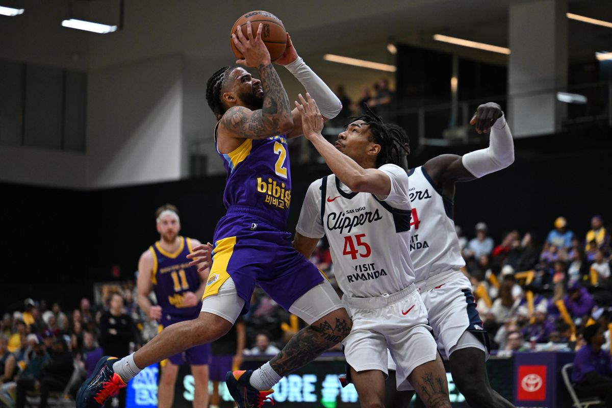 South Bay Lakers Guard RJ Davis (2) drives hard to the basket during a G-League basketball game between the South Bay Lakers and San Diego Clippers Wednesday, January 14, 2026 at UCLA Health Training Center in El Segundo, Calif.